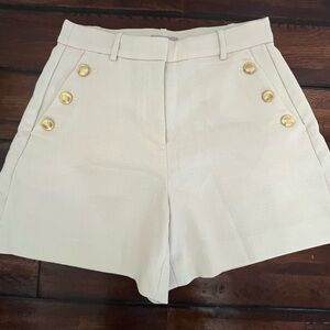 H&M women’s short with gold button size 6